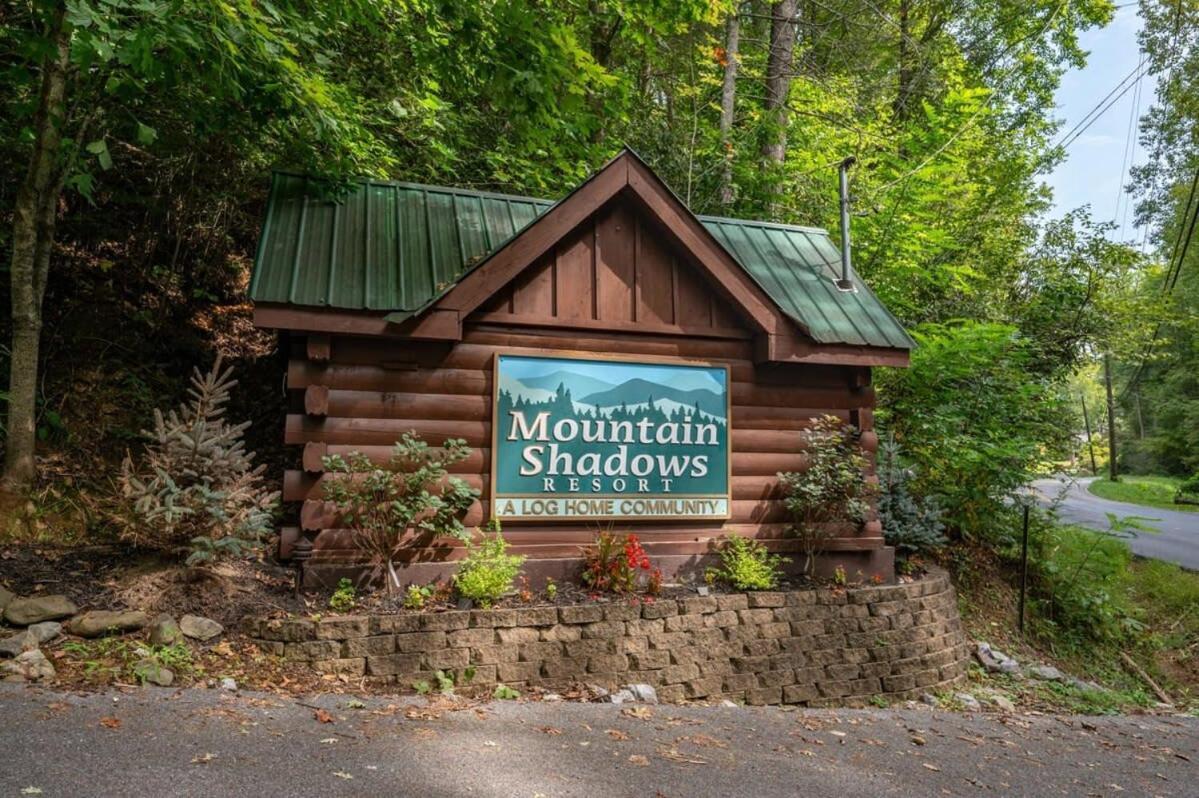 Willa Movie Theater Hot Tub View Mountain Escape Gatlinburg Zewnętrze zdjęcie